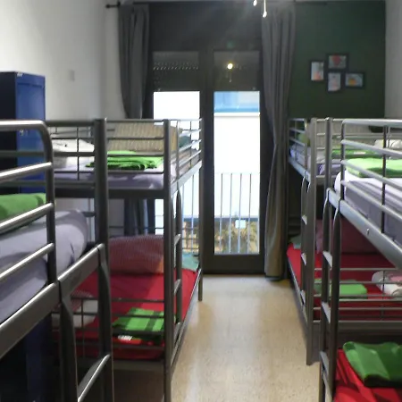 Hostel Figueres 2*