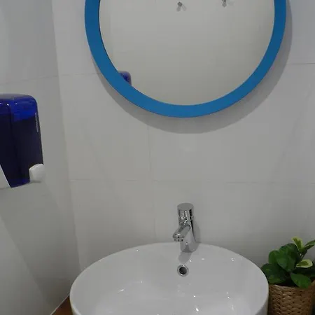 Hostel Figueres 2* 피게레스